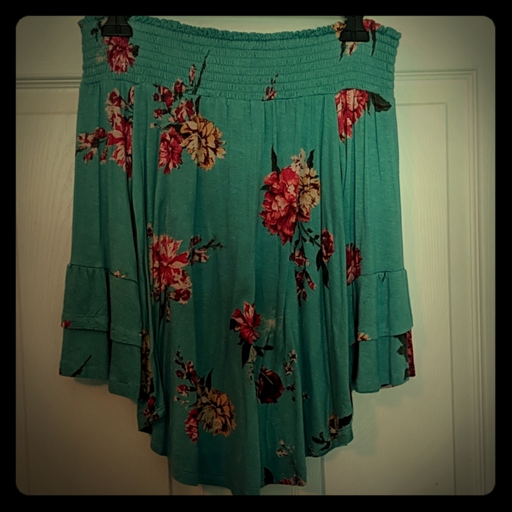 Off shoulder bell sleeve top